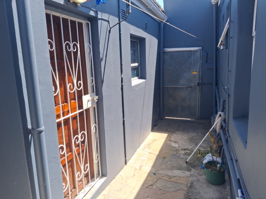1 Bedroom Property for Sale in Quigney Eastern Cape